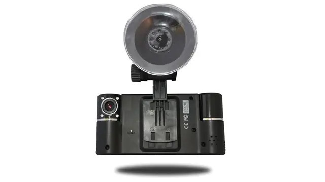 Dual-lens dash cam back with suction cup mount